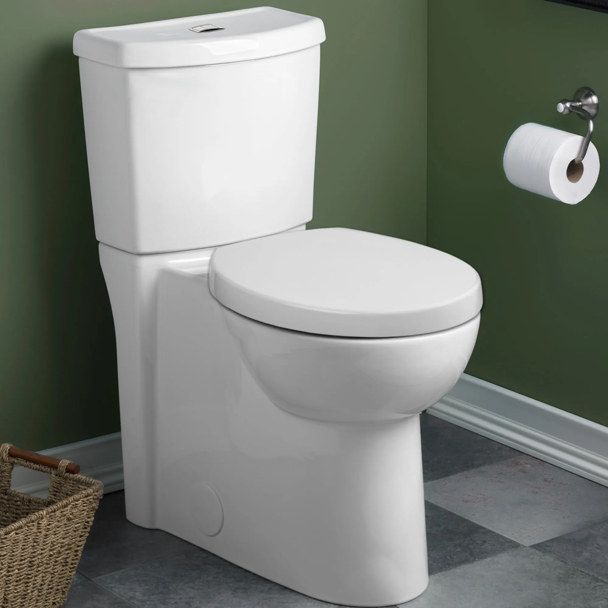 American Standard Studio Skirted 1.6 Round Front Toilet With Seat
