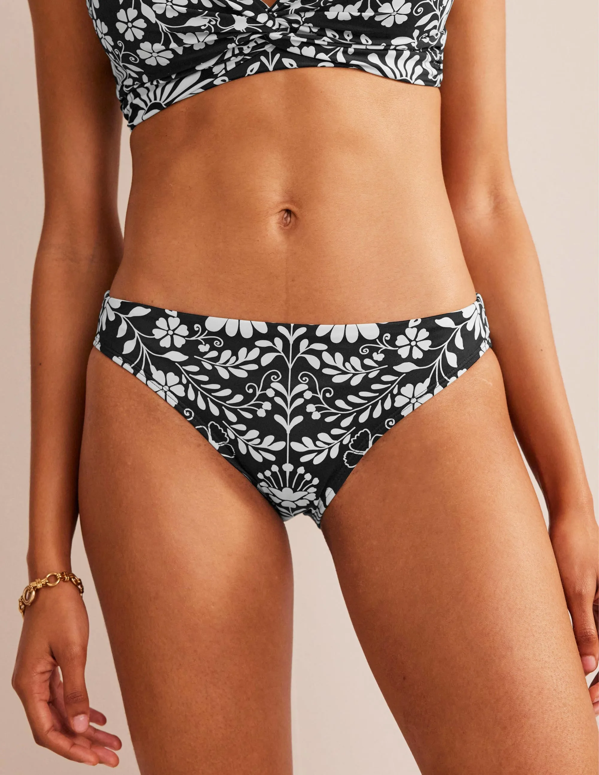 Classic Bikini Bottoms-Nero, Gardenia Sprig