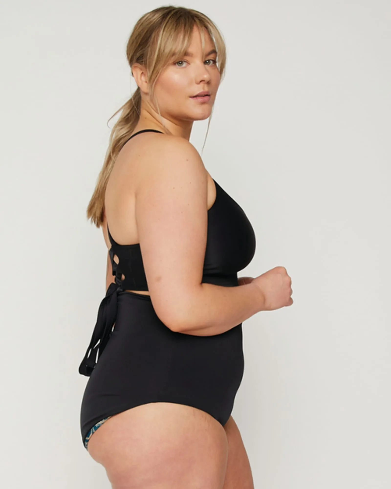 Hana High-Waisted Bikini Bottoms | Black