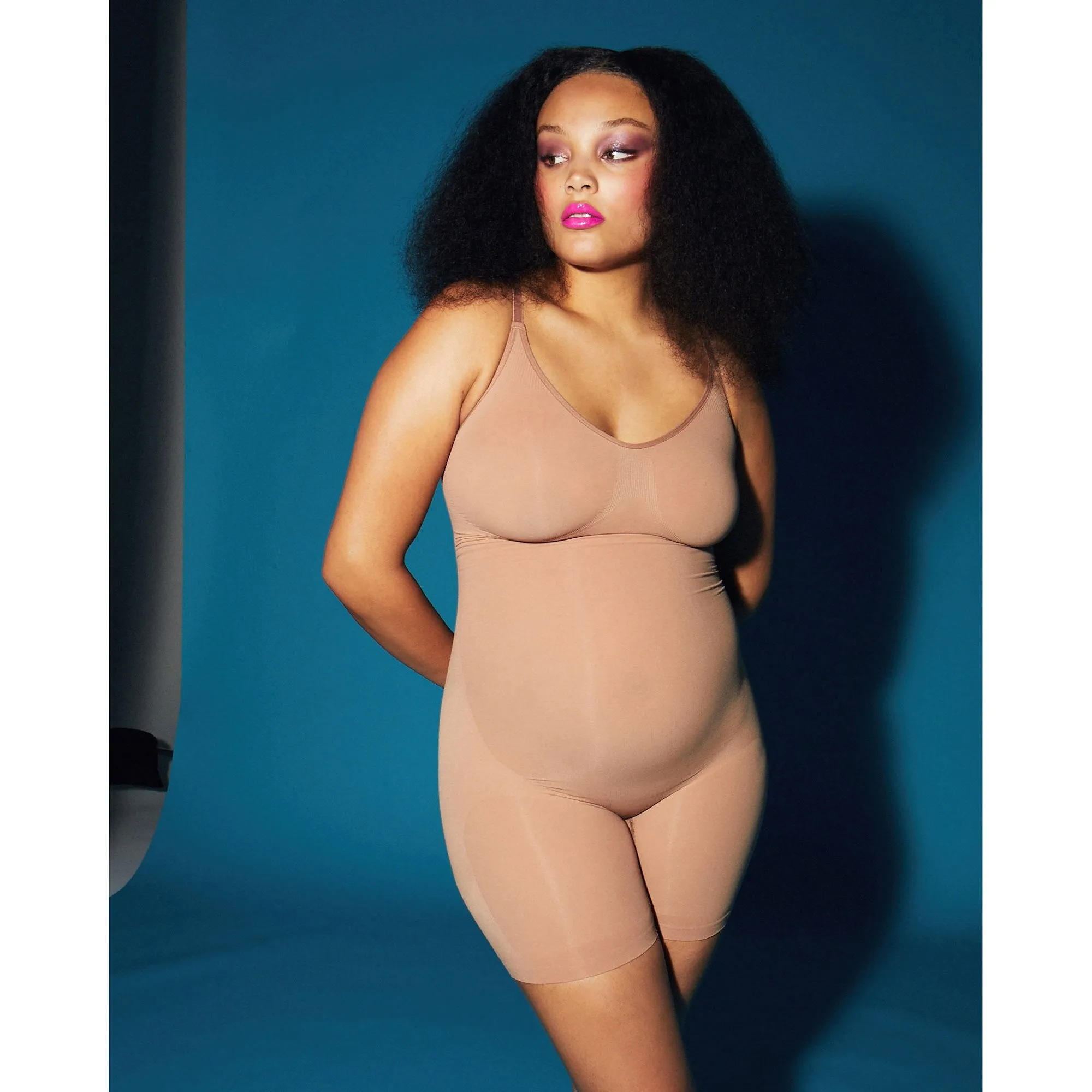 MATERNITY SCULPTING BODYSUIT MID THIGH | OCHRE