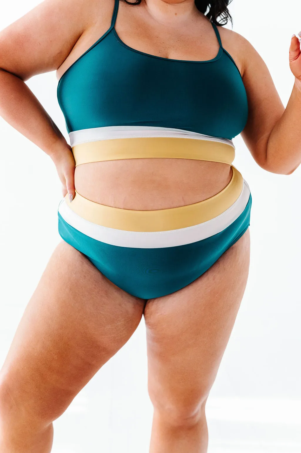 Maven Mid Rise Bottoms in Laguna