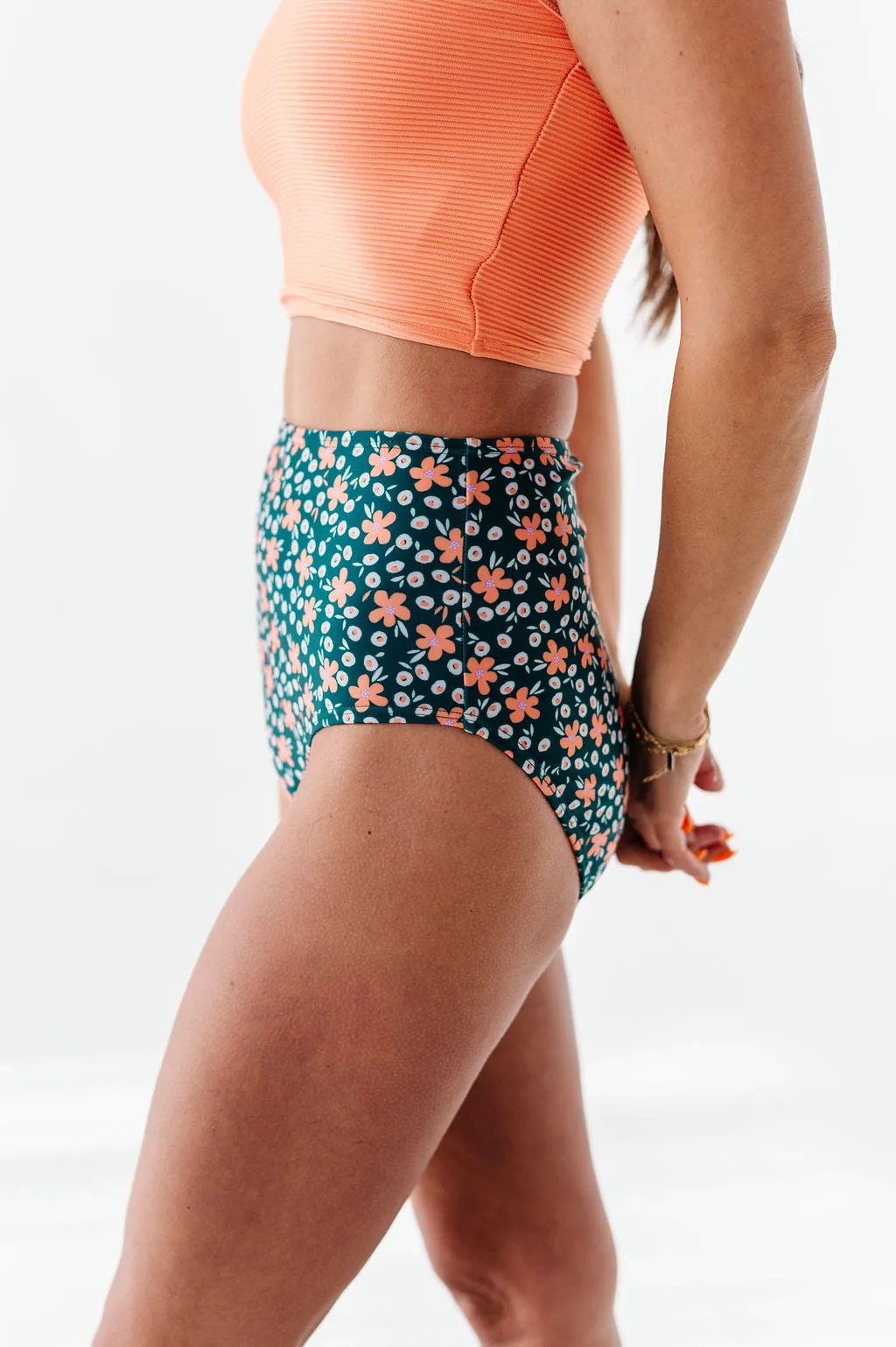 Mid Rise Bottoms in Midnight Daisy