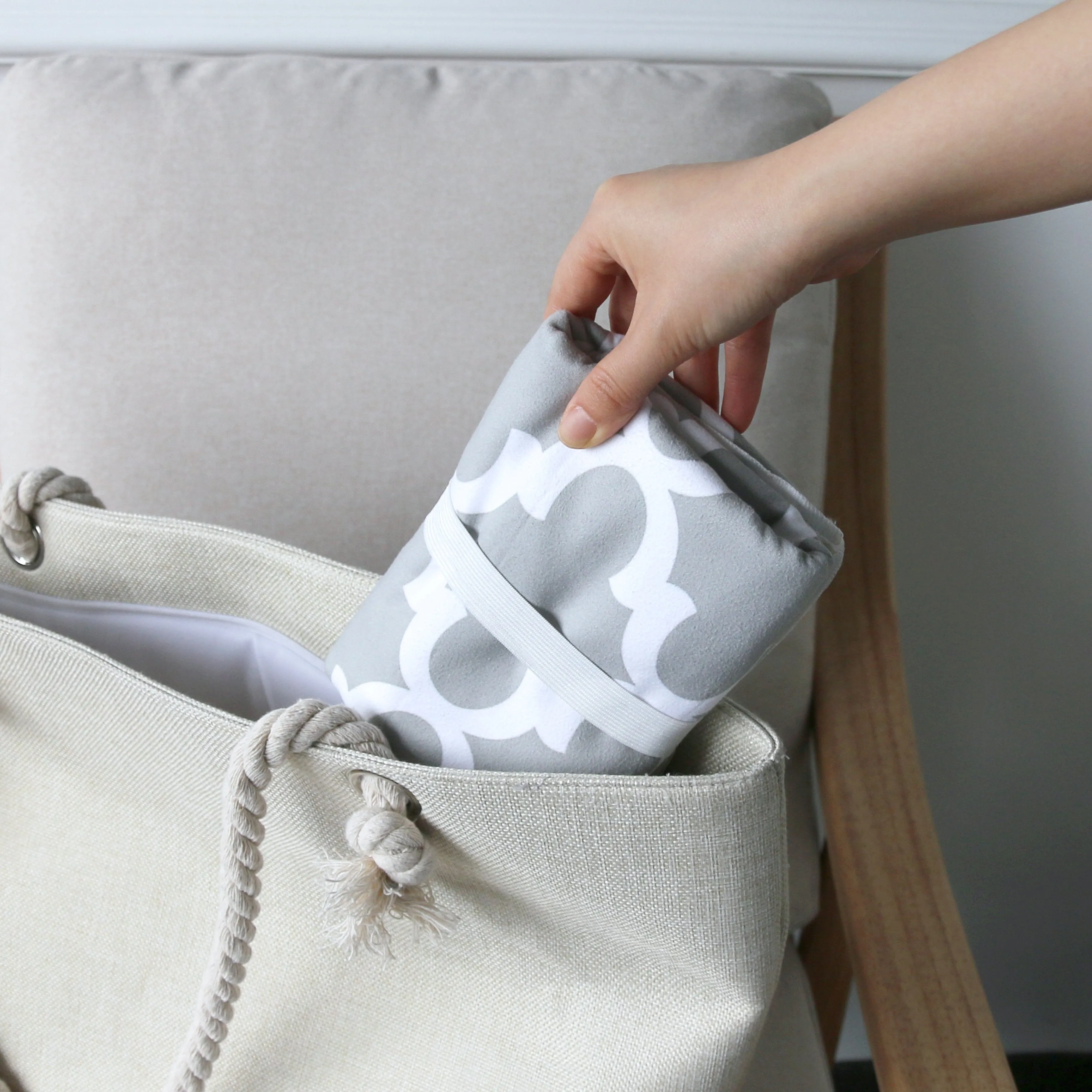 Octopoda Round Sand-Free Towel