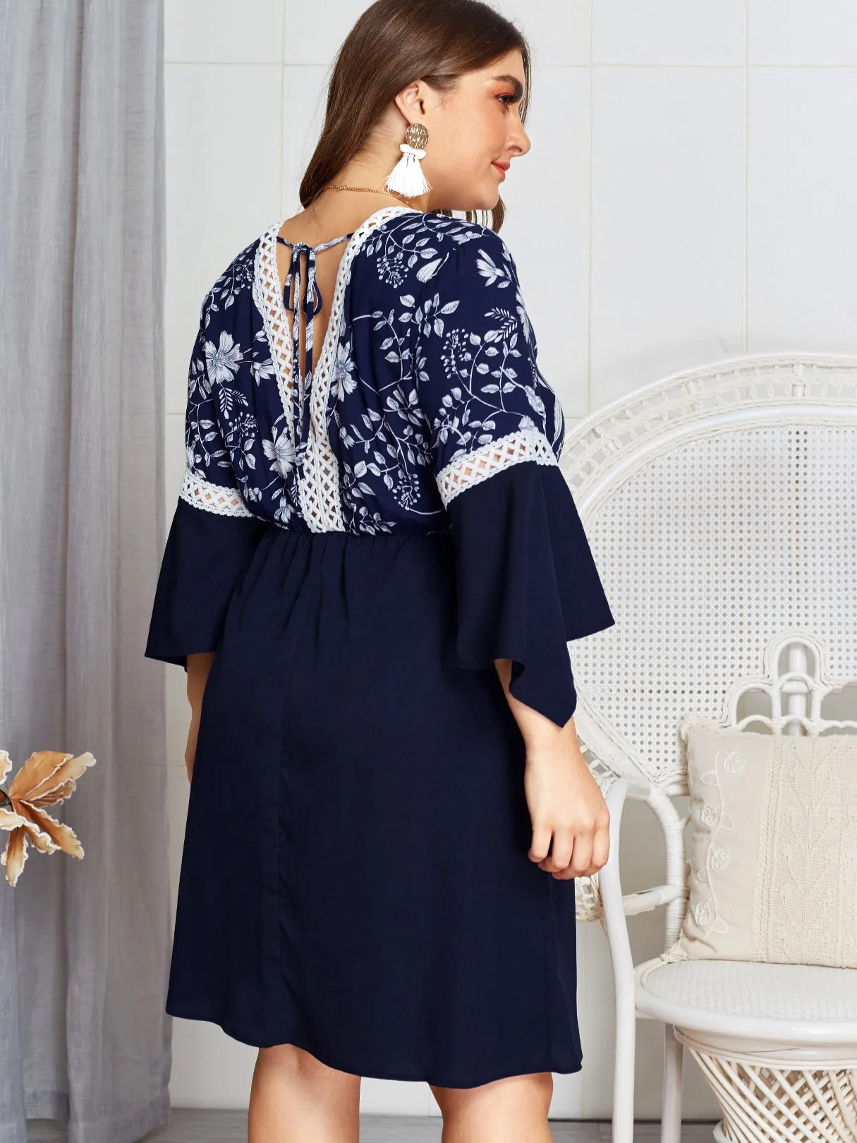 OEM ODM V-Neck Floral Print Crochet Lace Embellished Backless Hollow Navy Plus Size Dress
