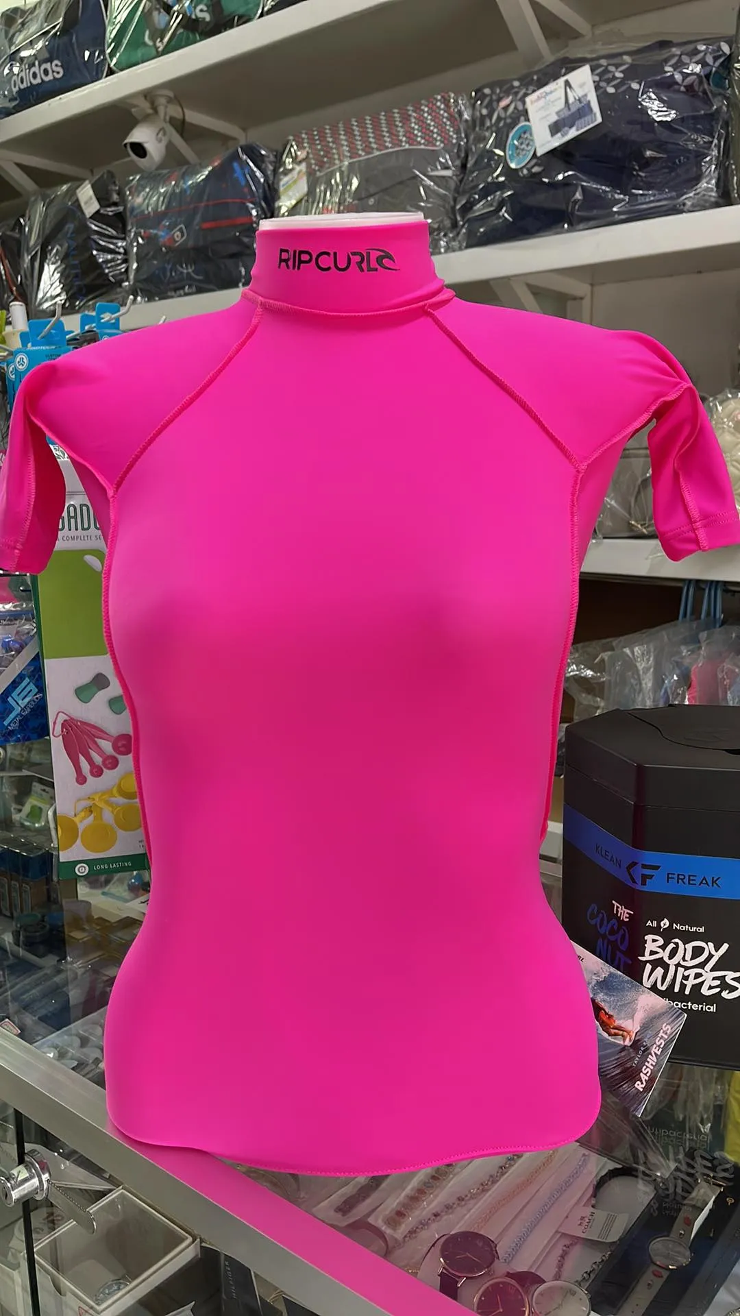 Rip Curl Rash vest Short Sleeve Surf T-Shirt (Pink - Size 6)