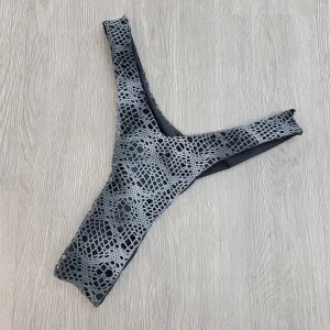 The Dark Web Scoop Bottoms