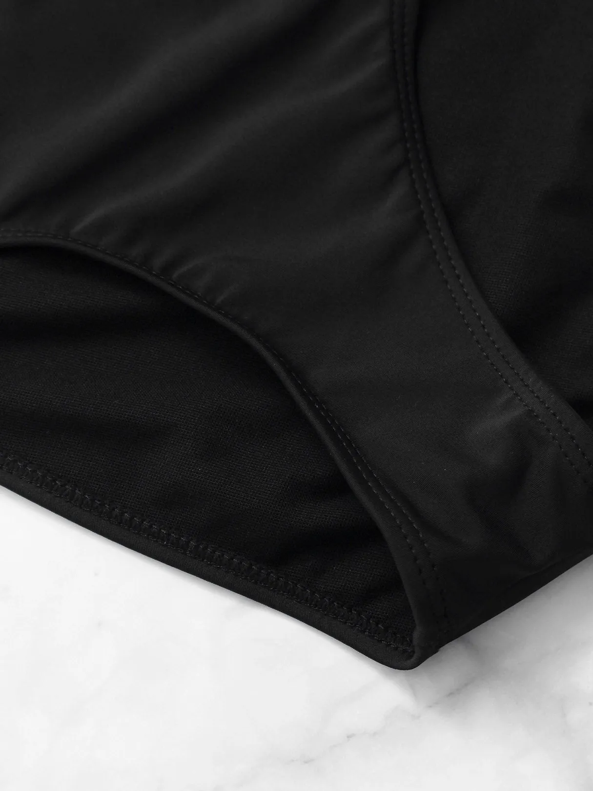 Wholesale Black Halter V-Neck Sleeveless Plain Bikinis