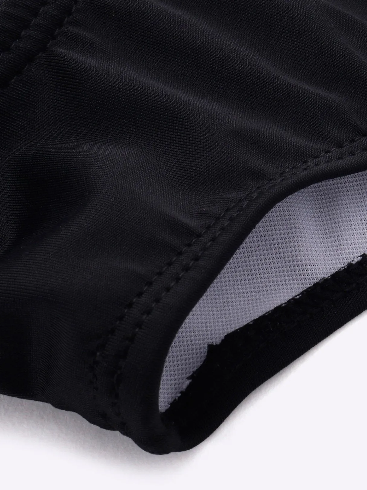 Wholesale Black V-Neck Sleeveless Geometrical Lace-Up Wireless Bikini Set
