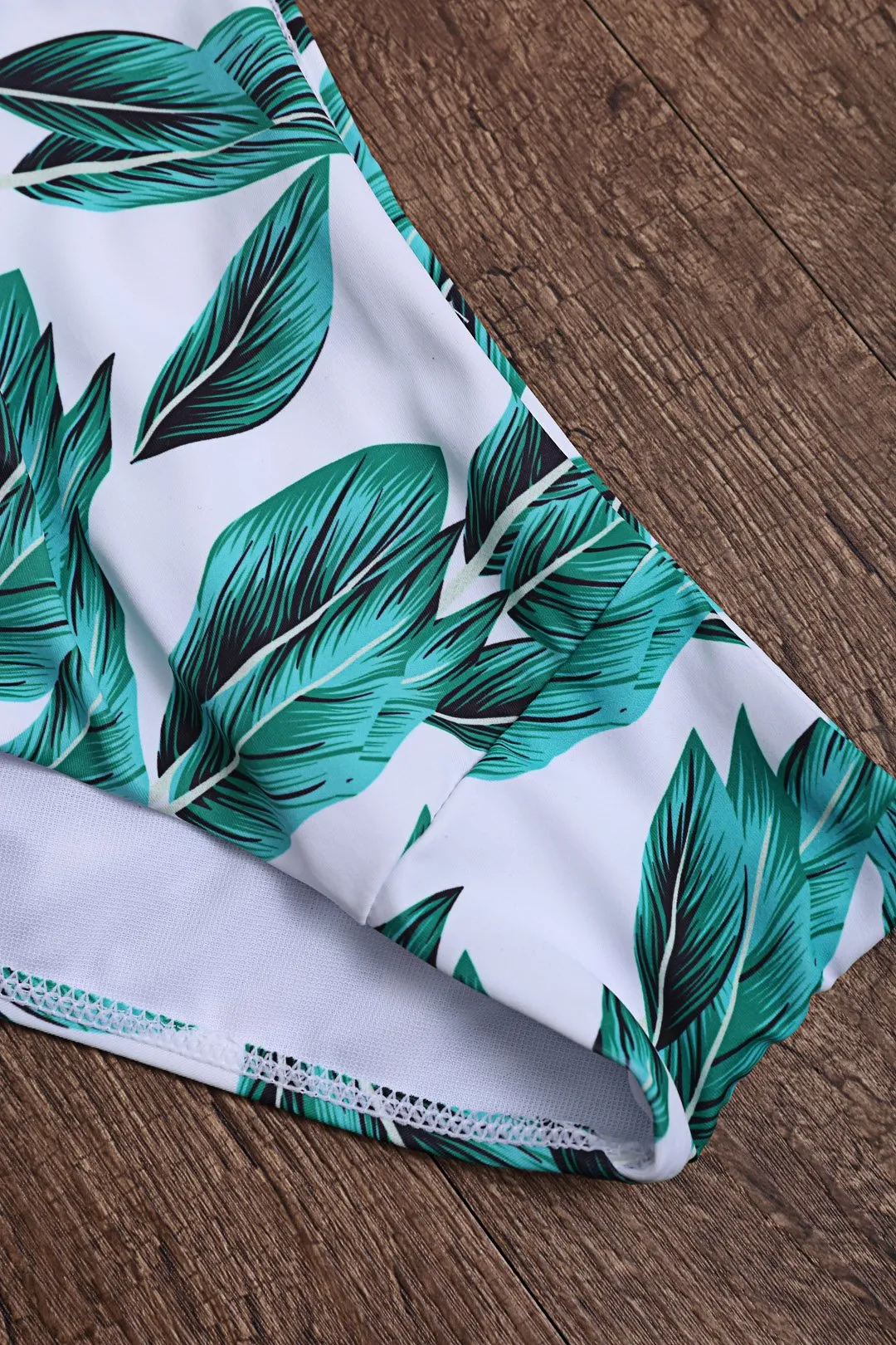 Wholesale Green Halter Sleeveless Floral Print Bikinis