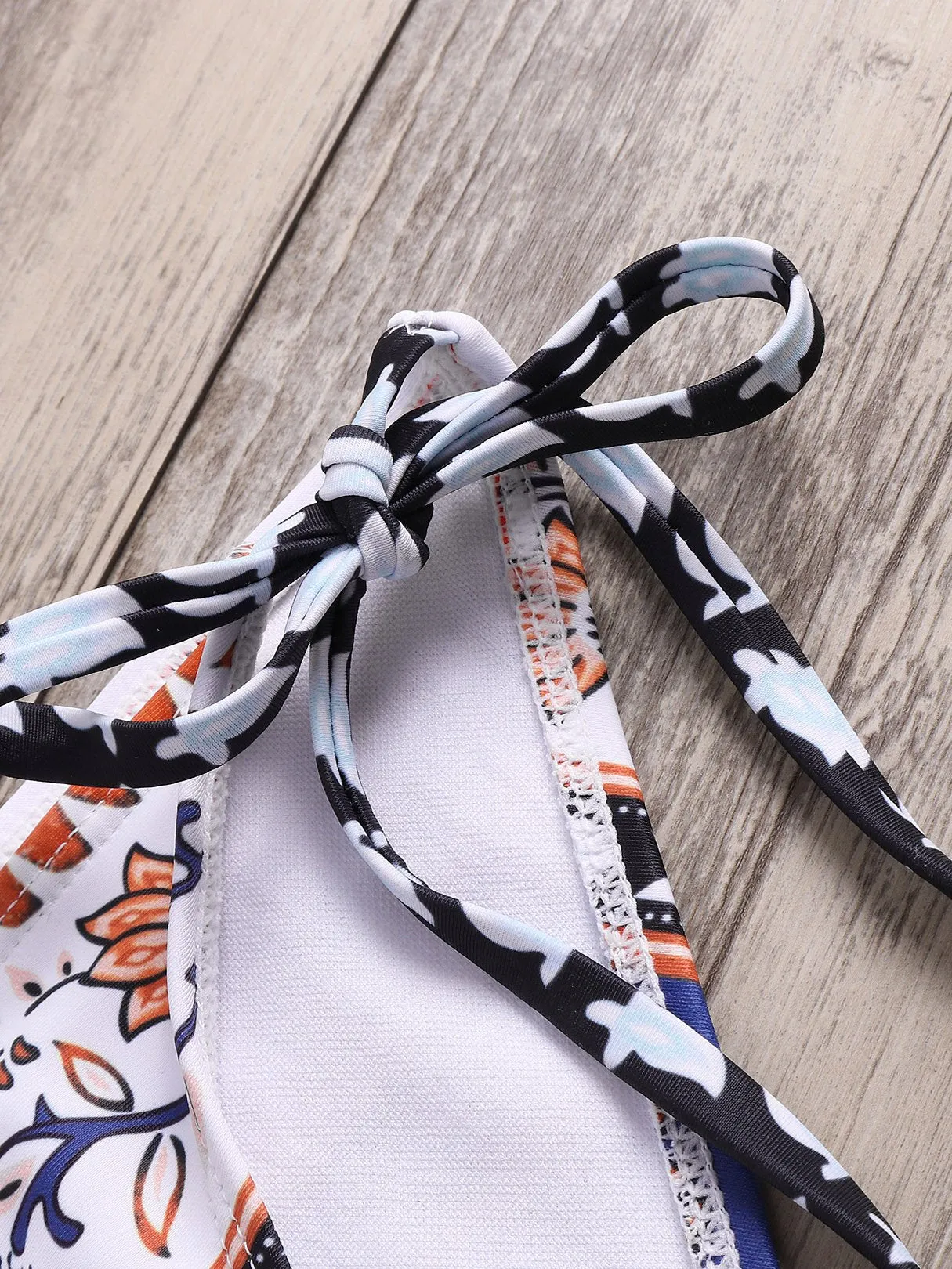 Wholesale Halter V-Neck Sleeveless Floral Print Tie-Up Bikini Set