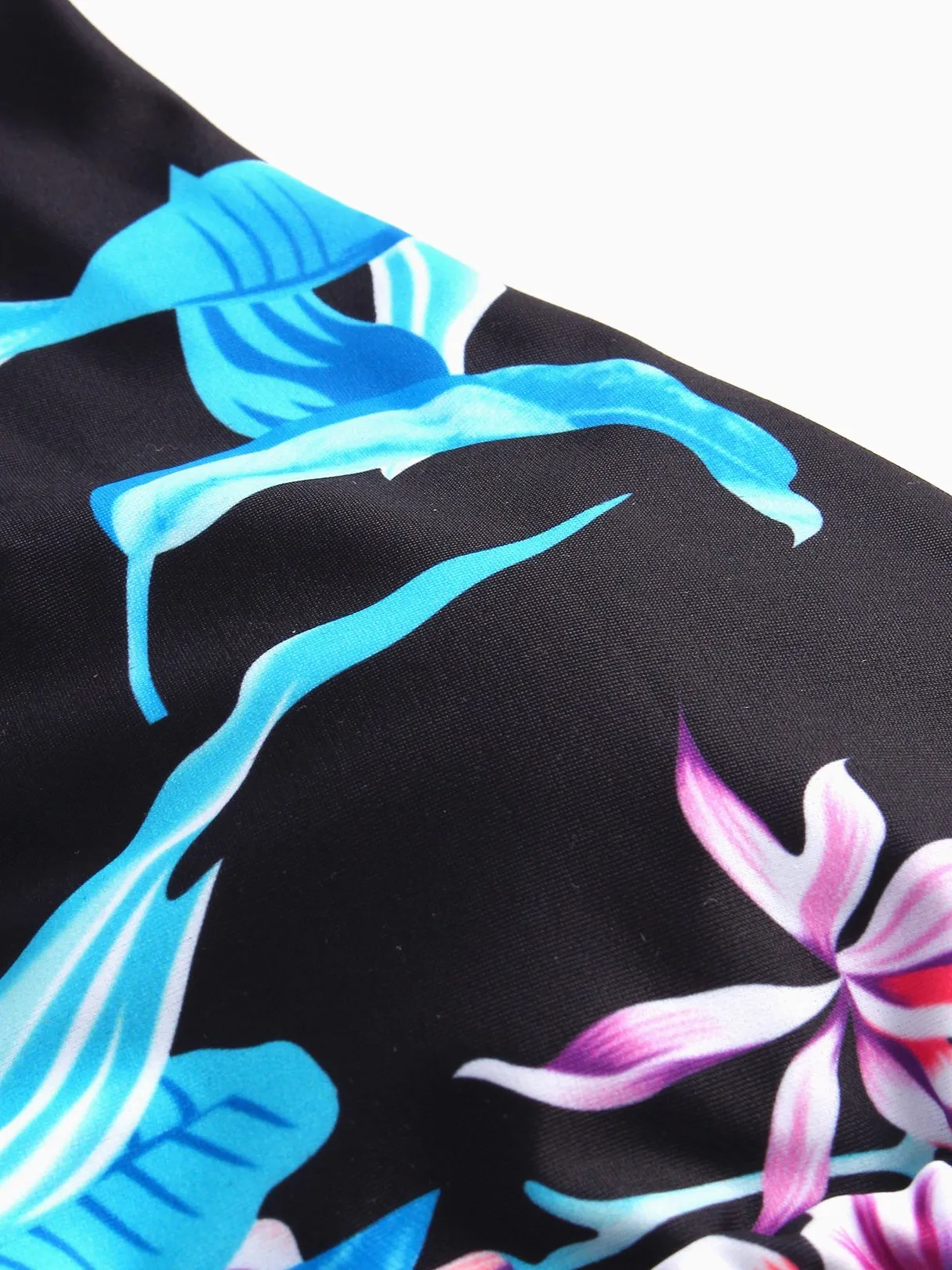 Wholesale Round Neck Halter Sleeveless Printed Cut Out Tie-Up Bikinis