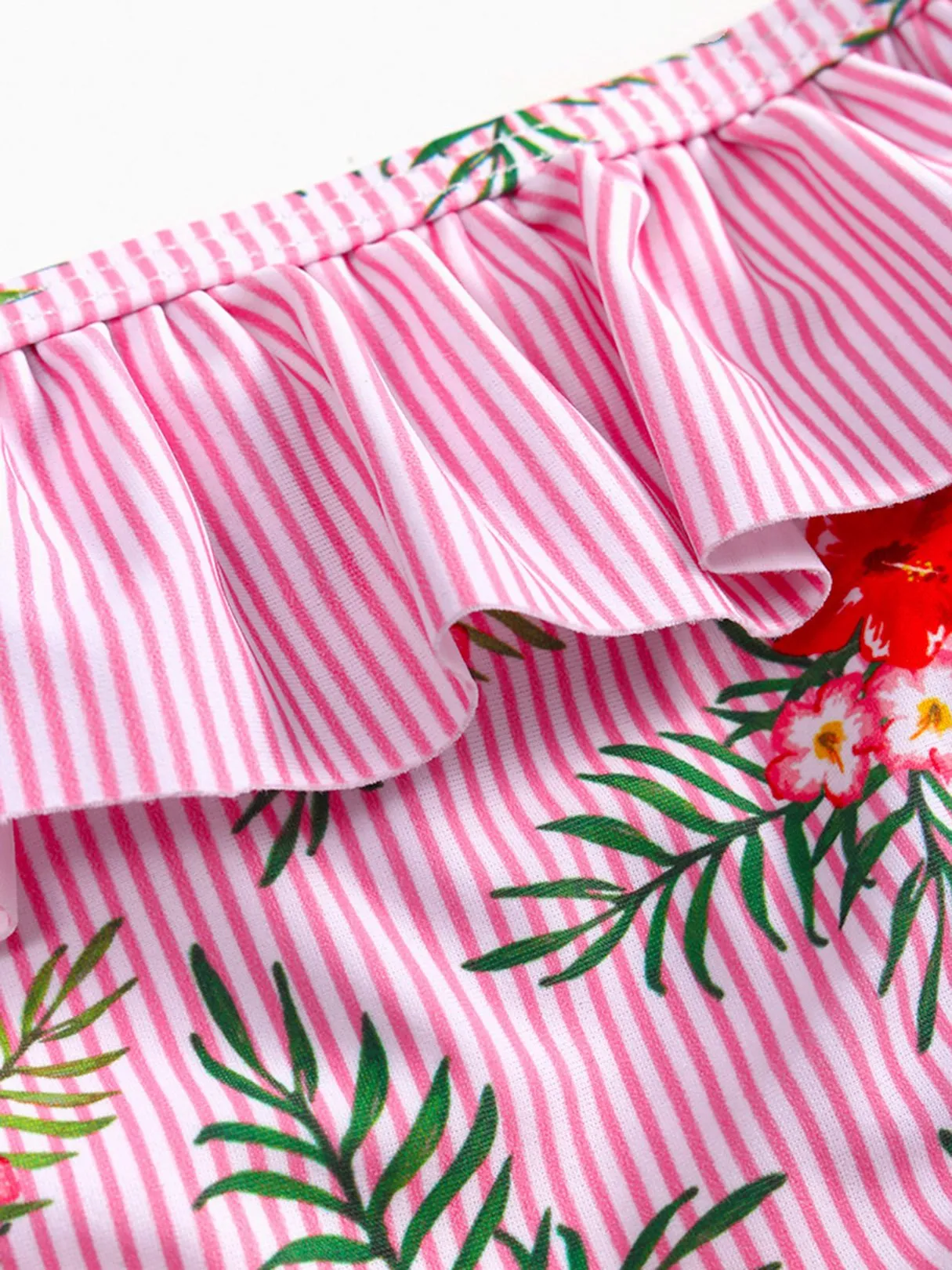 Wholesale Round Neck Sleeveless Floral Print Tie-Up Ruffle Trim Ruffle Hem Two Piece Bikinis