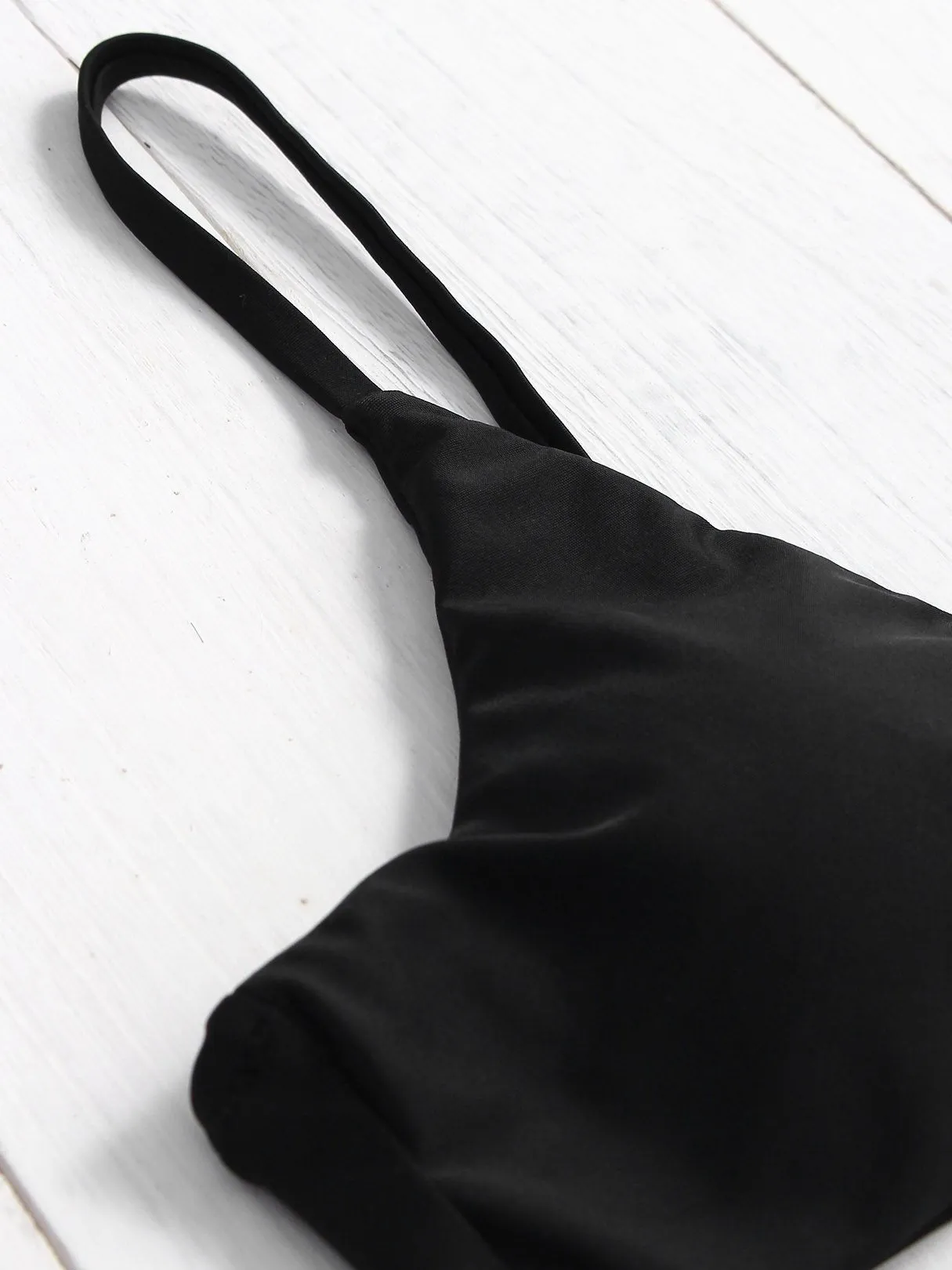 Wholesale Scoop Neck Sleeveless Plain Backless Spaghetti Strap Bikinis
