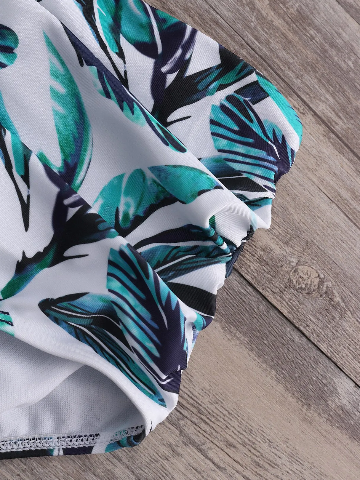Wholesale Scoop Neck Sleeveless Printed Backless Irregular Hem Bikinis
