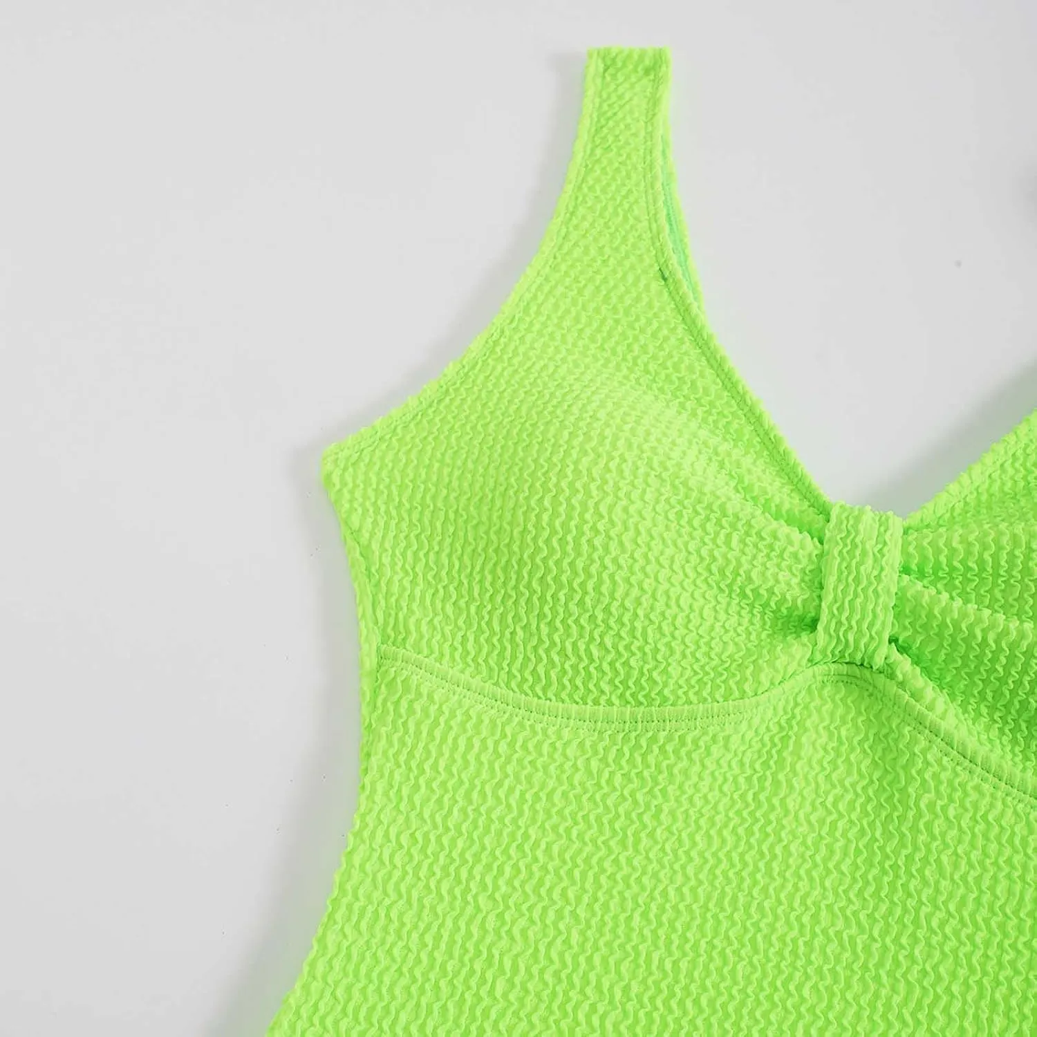 Womens Modest Swimsuits Fashion Solid V Neck Tummy Control Bathing Suits Backless Sexy Padded 2025 Summer Swimwear